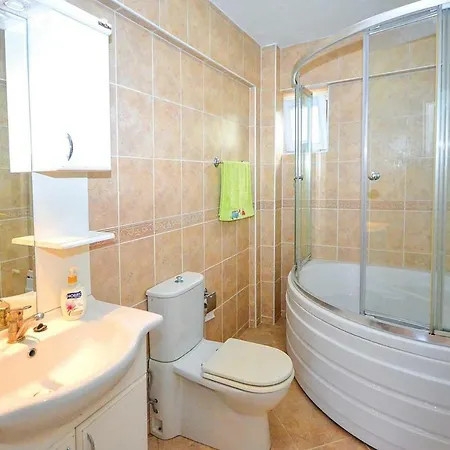 Sleeps 6 Air Con Wifi Villa Oludeniz