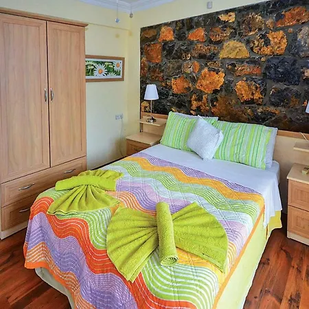 Sleeps 6 Air Con Wifi Villa *